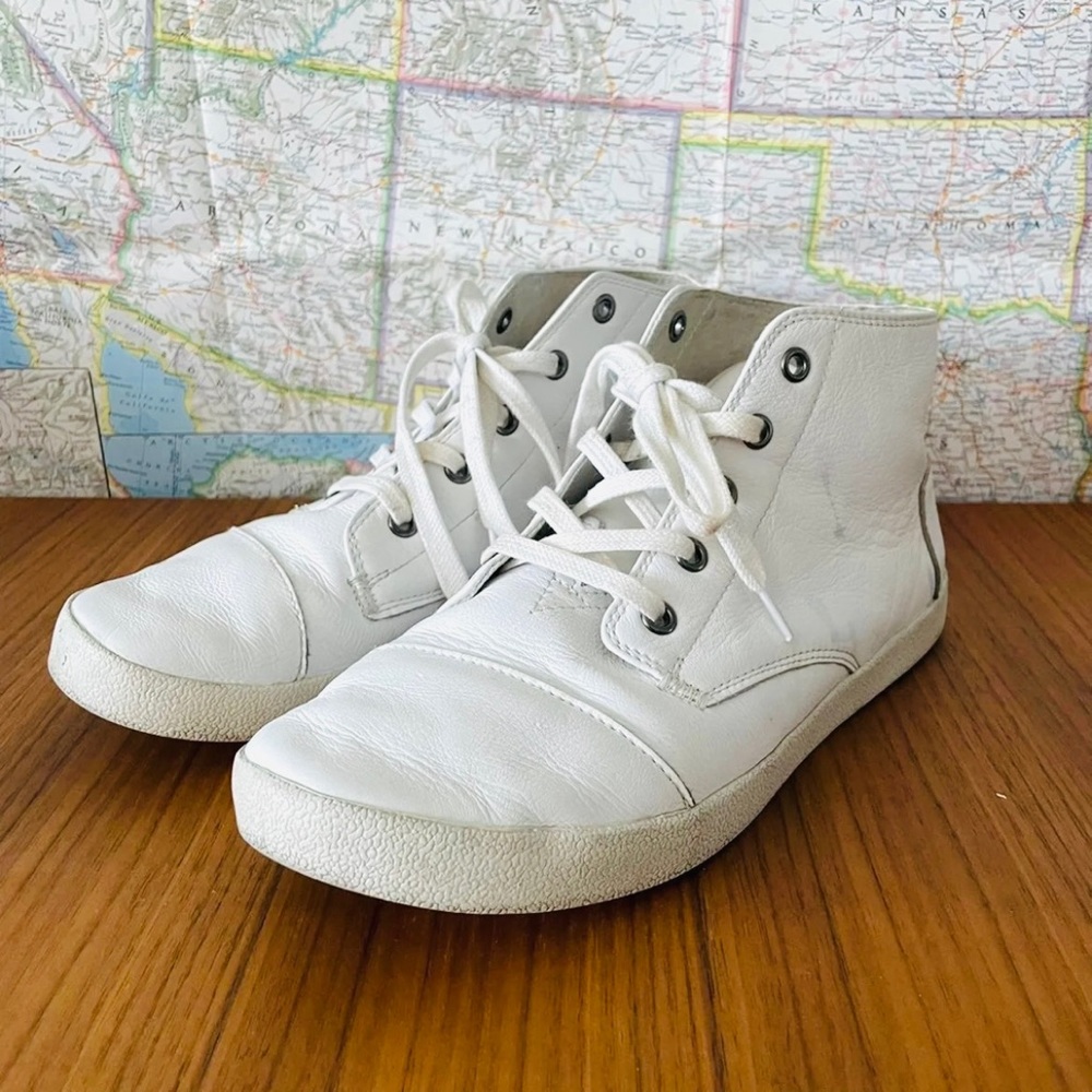 Toms Paseo White Leather High Top Sneakers 8.5
